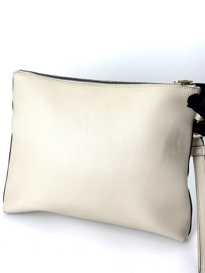 Like New. Gucci Clutch White. 572770-527066|6275