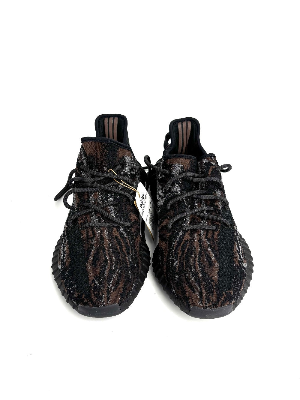 Brand New. Yeezy Boost Sneakers Black. 10|12626