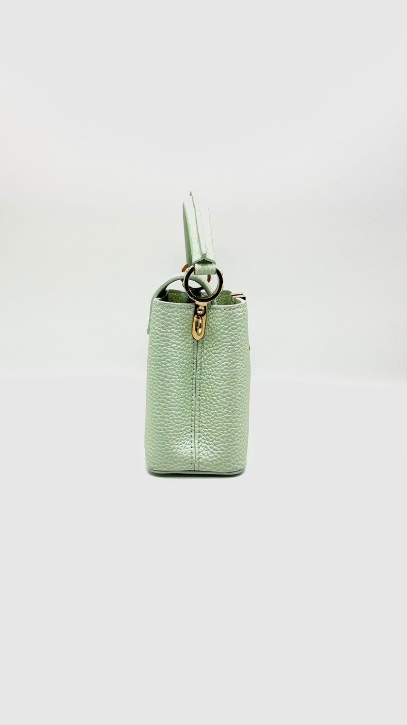 Like New. LV Capucines Mini Vert Deau (Green). Microchip|15847