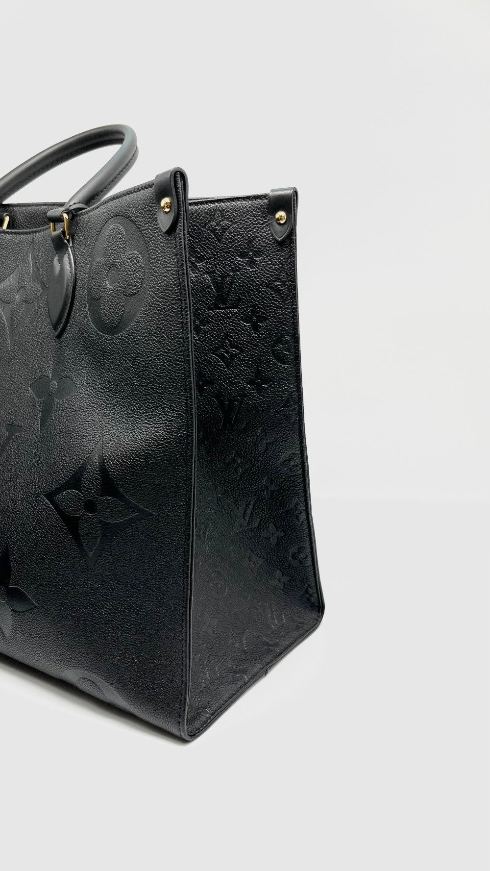 Like. New LV OTG Mono Black. MCHP|13416