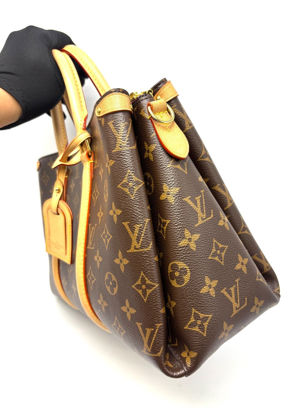 Preowned. LV Soufflot Monogram Canvas MM GHW Microchip|17997