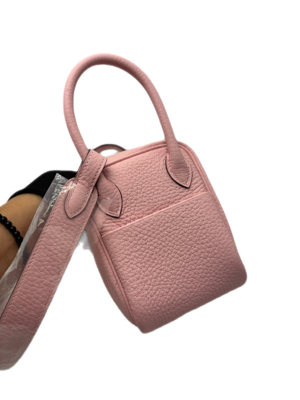 Brand New. Hermes Mini Lindy Rose Sakura/New White Clemence PHW. GPY245UH|17412