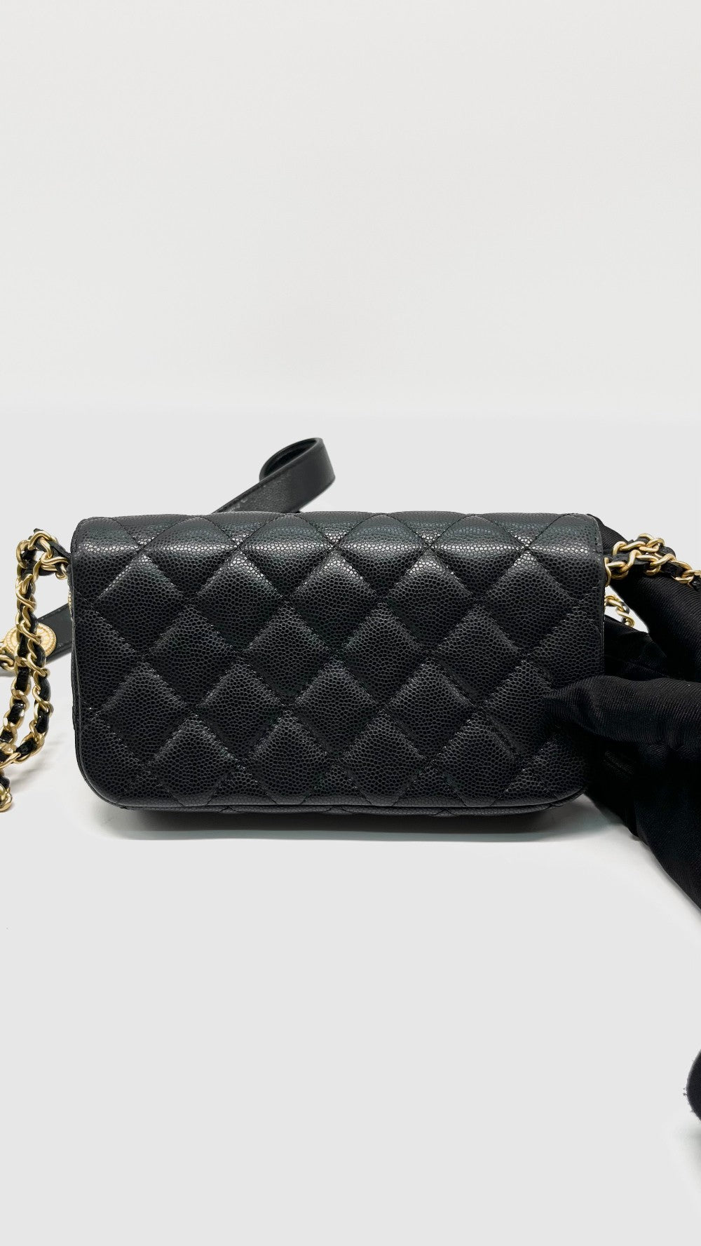 Preowned. Chanel Mini WOC Flap Black Caviar GHW. G1G215E4|13027