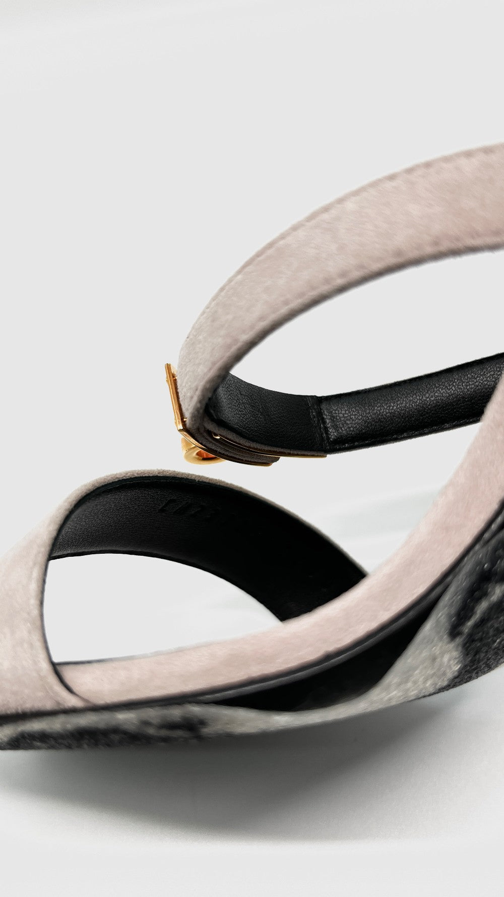 Brand New. Hermes Glamour Heels Suede Rose Porcelaine. 37.5|11343