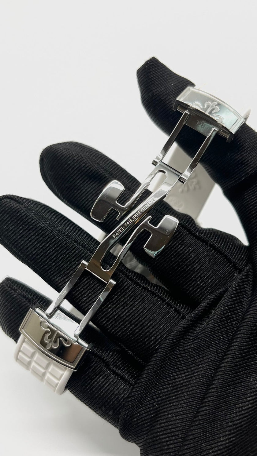 Preowned. Patek Aquanaut 5067A-024 with Diamonds White Rubber Strap 2019 35.6 mm|5731