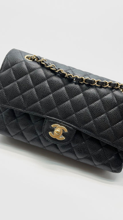 Preowned. Chanel Medium Double Flap Black Caviar GHW. 20899532|16440