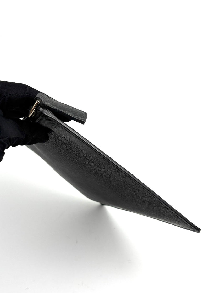 Preowned. Givenchy Wristlet Clutch Black. ARB1116|11869