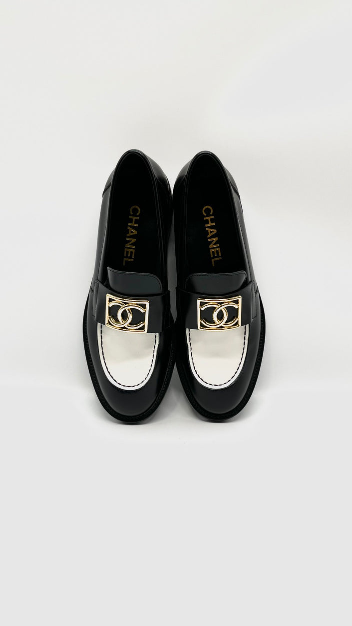 Brand New Chanel Loafer Black/ White. 37.5|9642