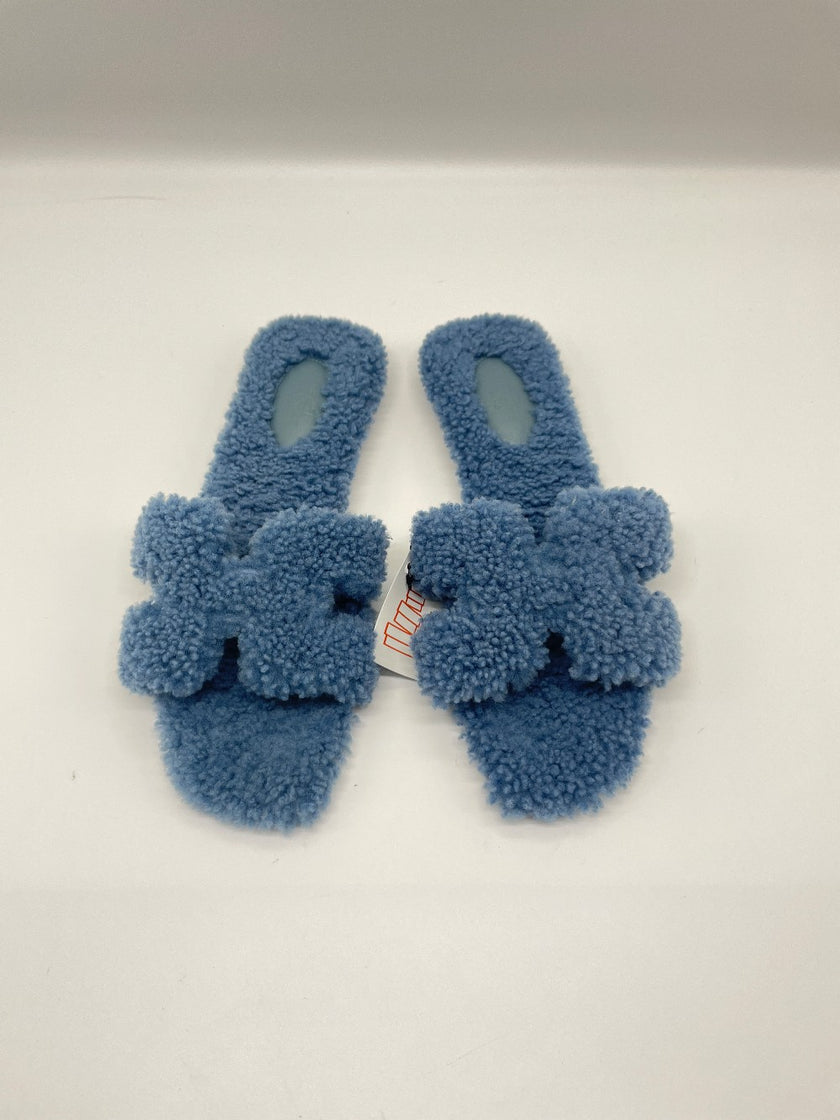 Brand New. Hermes Oran Teddy Blue. 38.5|9140