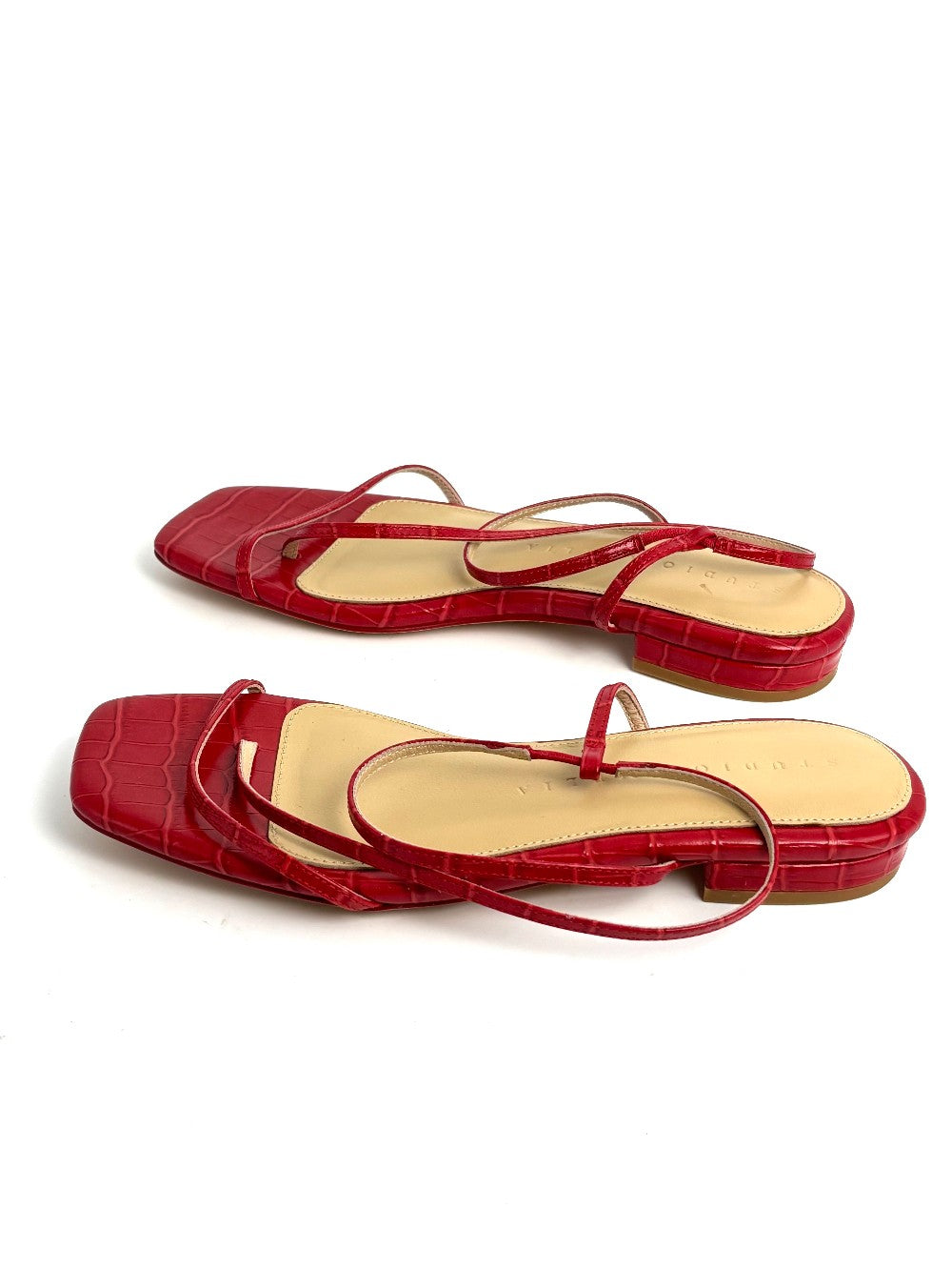 Brand New. Studio Amelia Thongs Croc Red. 37|11692