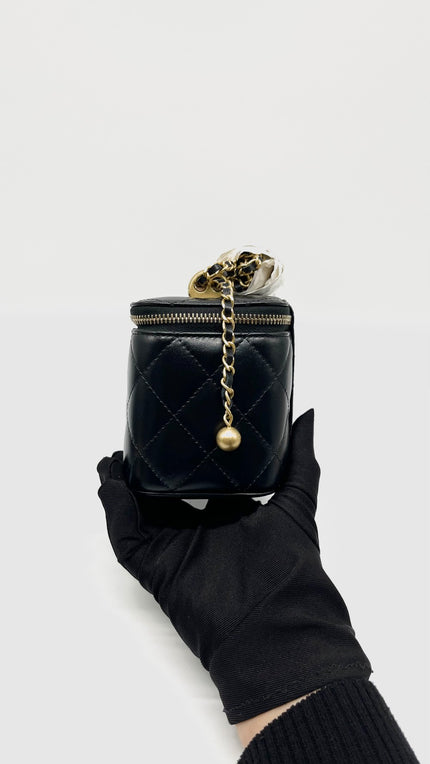 Brand New. Chanel Small Vanity Case Black Lambskin GHW. APU84T06|15114