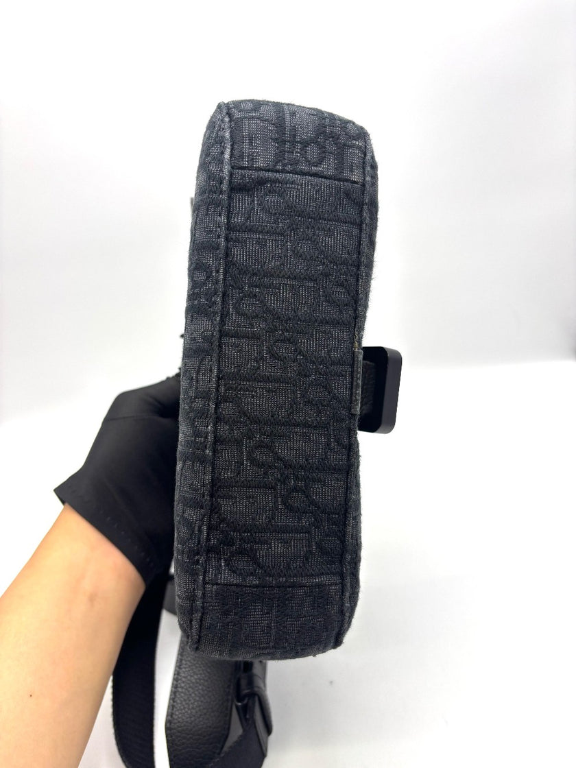 Preowned. Dior Saddle Messenger Oblique Black. 01BO0273|17672