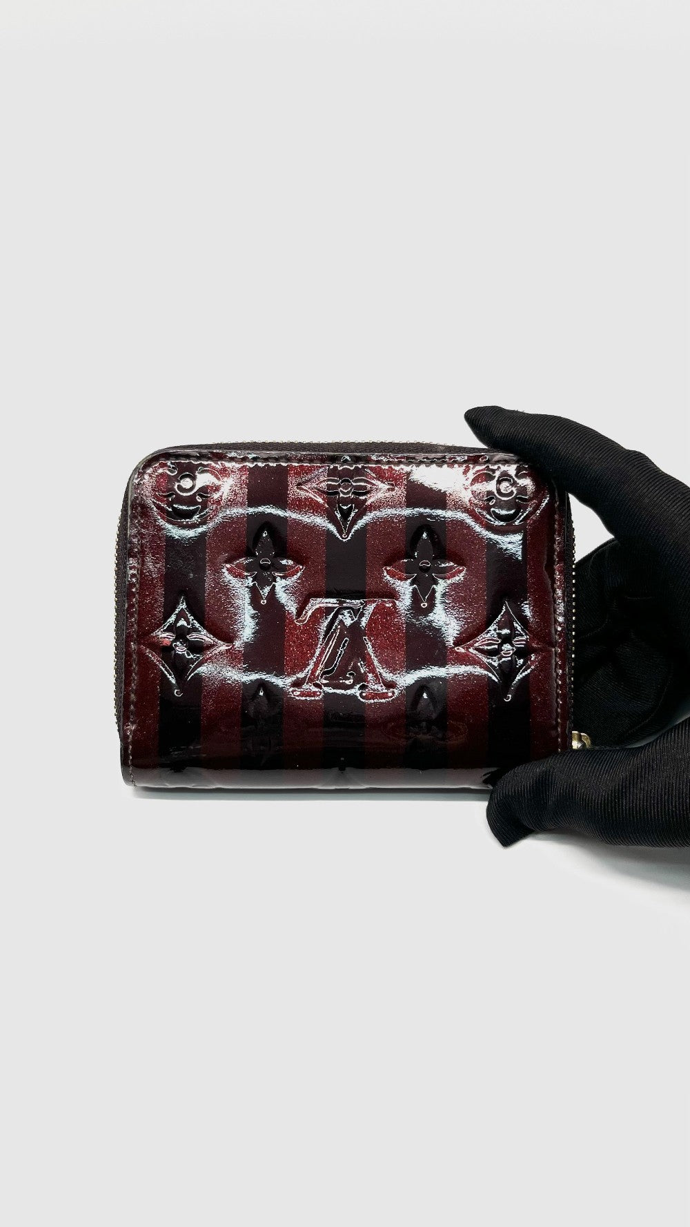 Preowned. LV Compact Wallet Patent Maroon|14885
