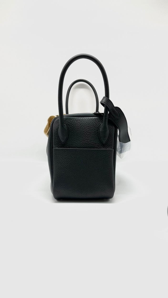 Brand New. Hermes Lindy 26 Black Togo GHW. KMM984DD|10237