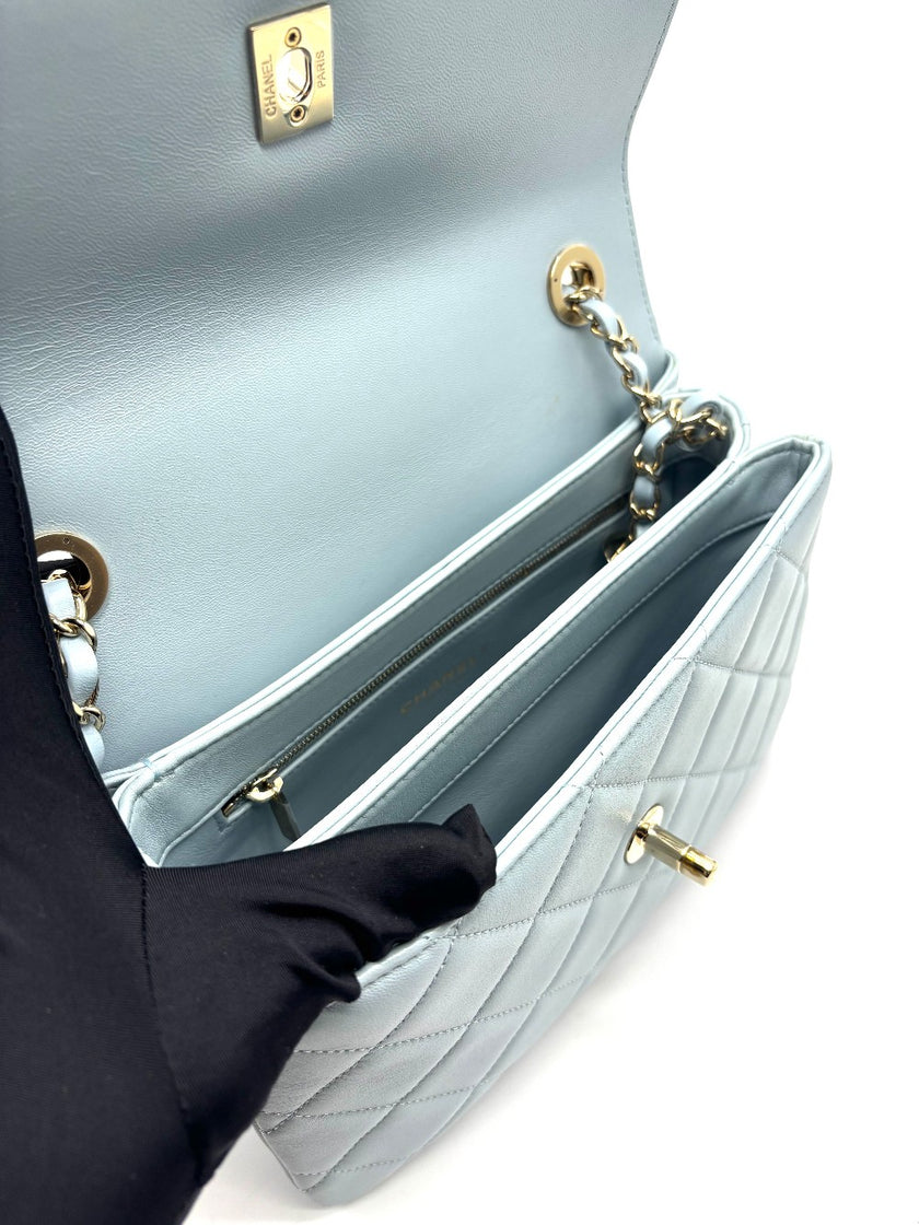 Unused. Chanel Trendy CC Top Handle Light Blue GHW. E5GKH6T8|17125