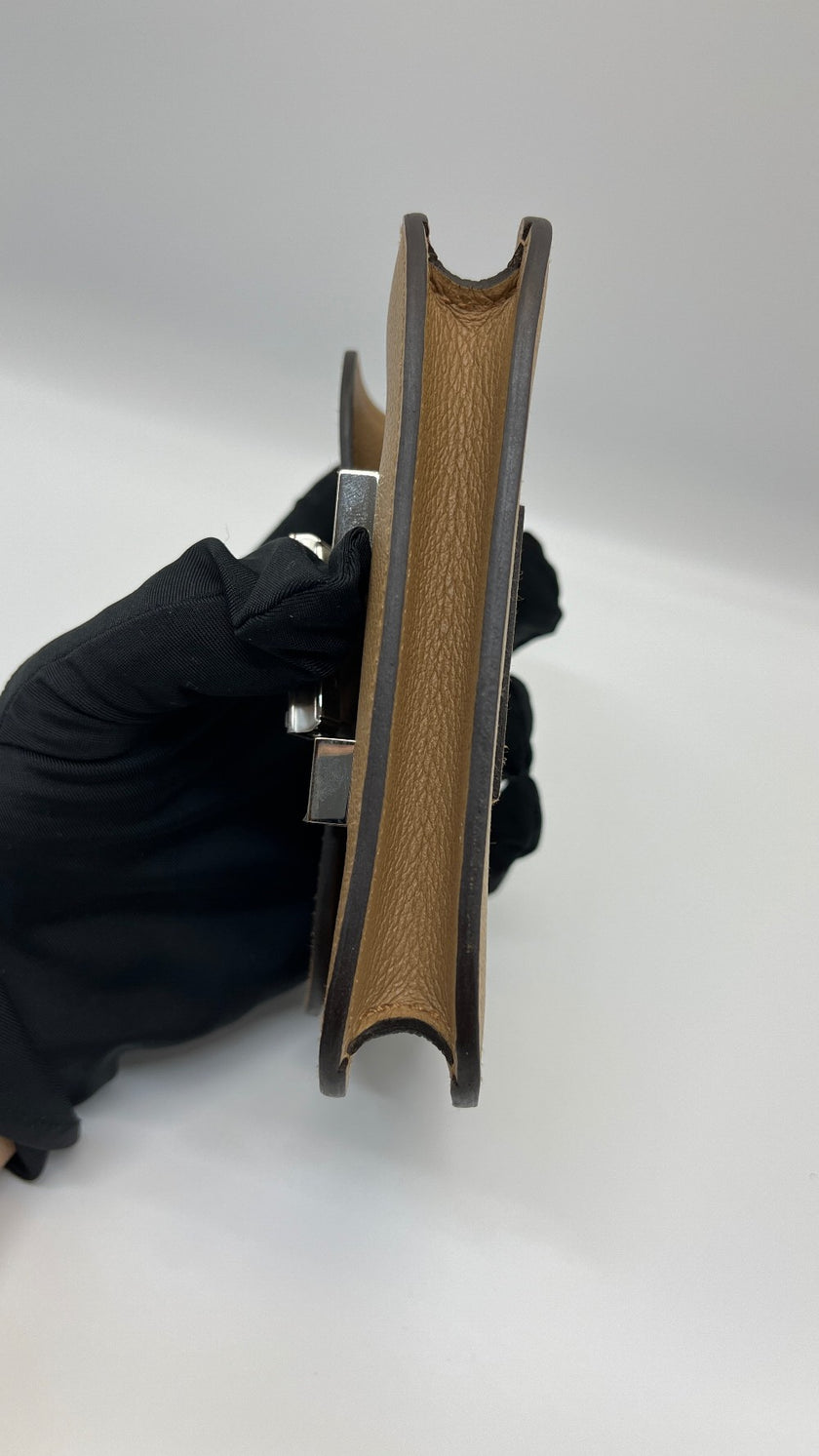 Brand New. Hermes Constance Slim Passant Chai PHW. UMZ002MM|5421