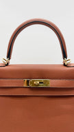 Preowned. Hermes Kelly 28 Cuirve Togo GHW. XHT101BM|15579