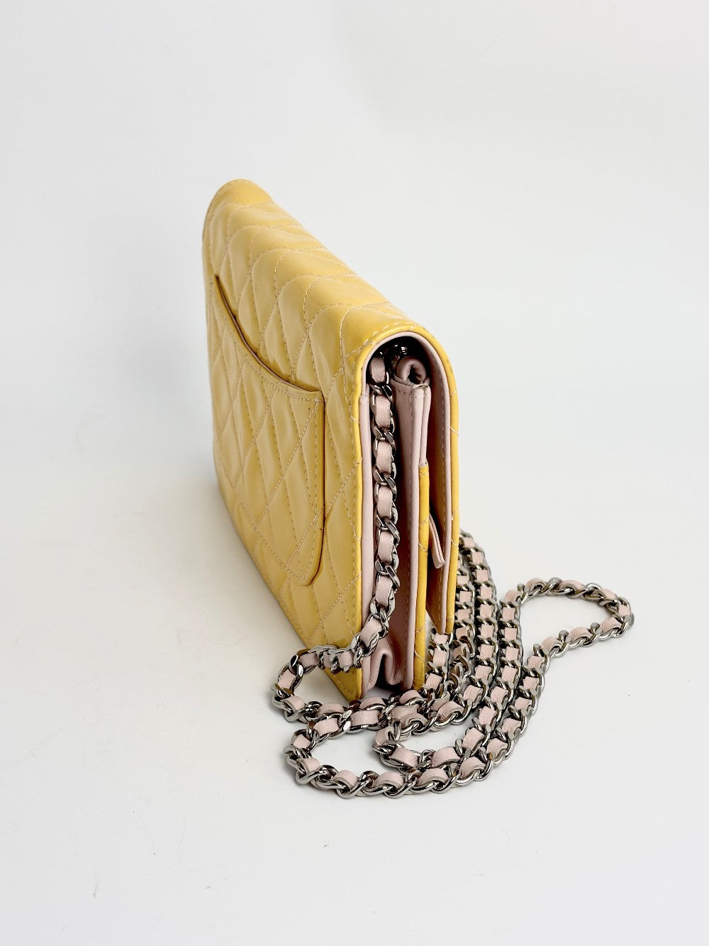 Preowned. Chanel WOC Yellow/Light Pink Patent SHW. 17287849|12866