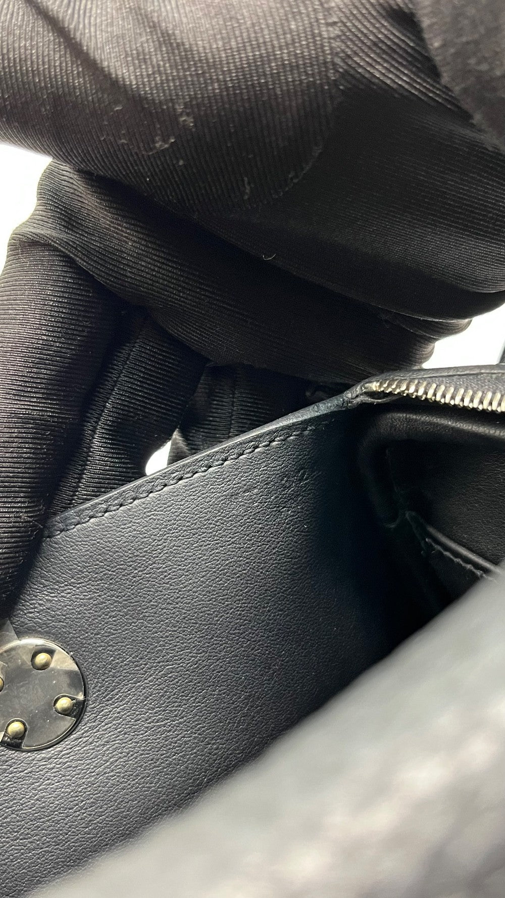 Preowned. Hermes Mini Lindy Noir Togo PHW. WTI324HY|9248
