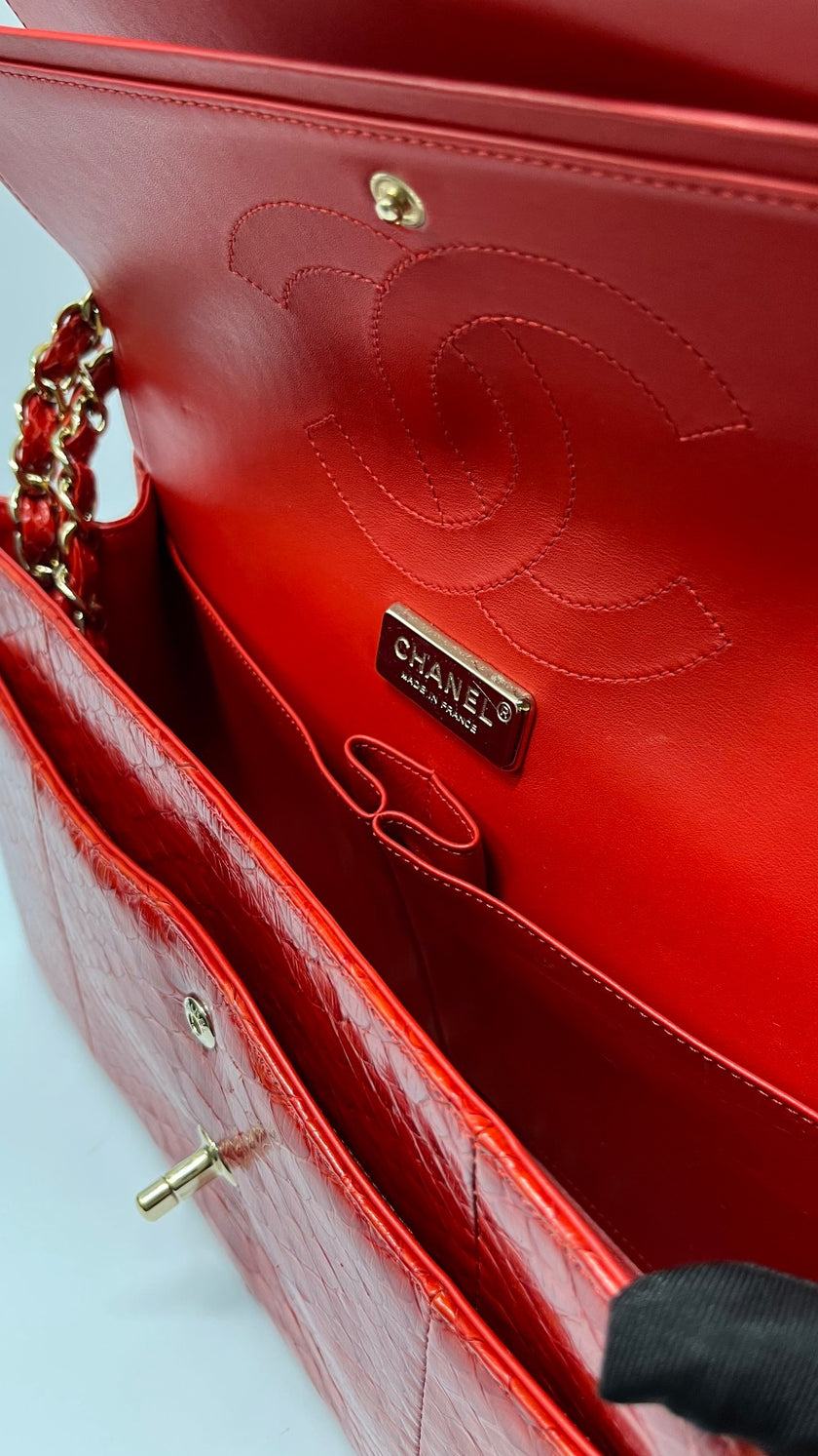 Preowned. Chanel Double Flap Jumbo Red Phyton GHW. 19198219|9861