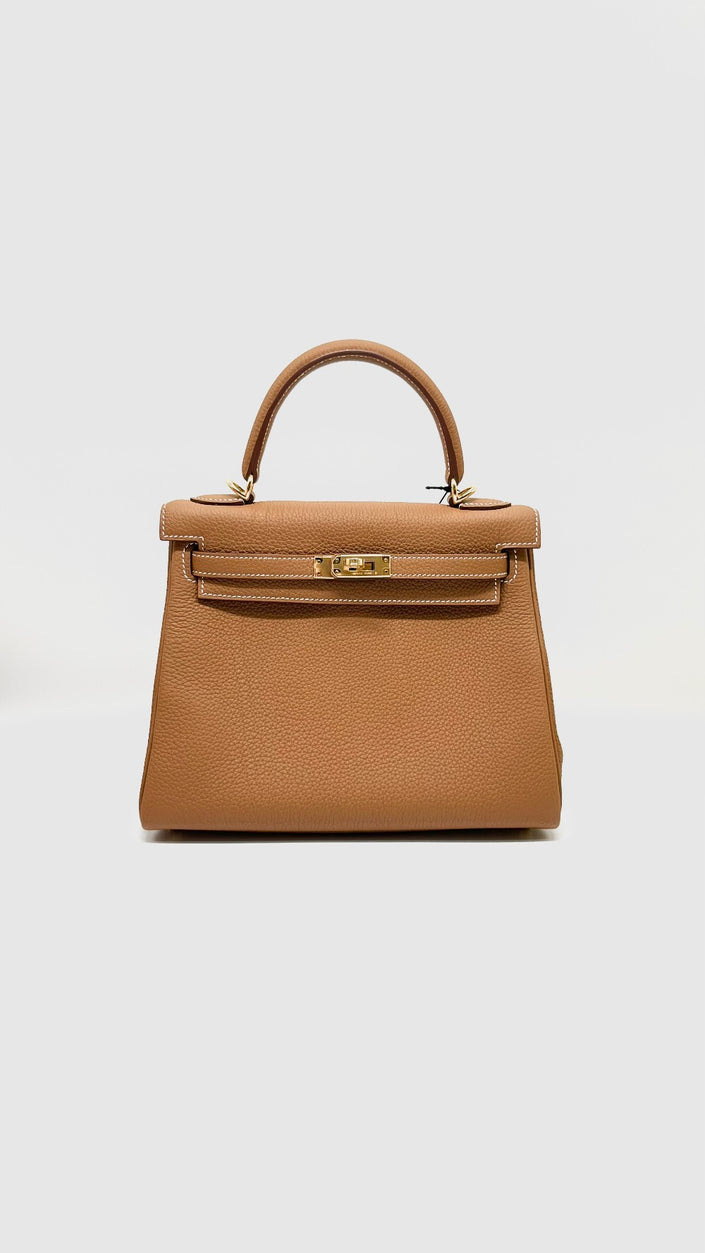 Brand New. Hermes Kelly 25 Gold Togo GHW. KMI686AS|9733