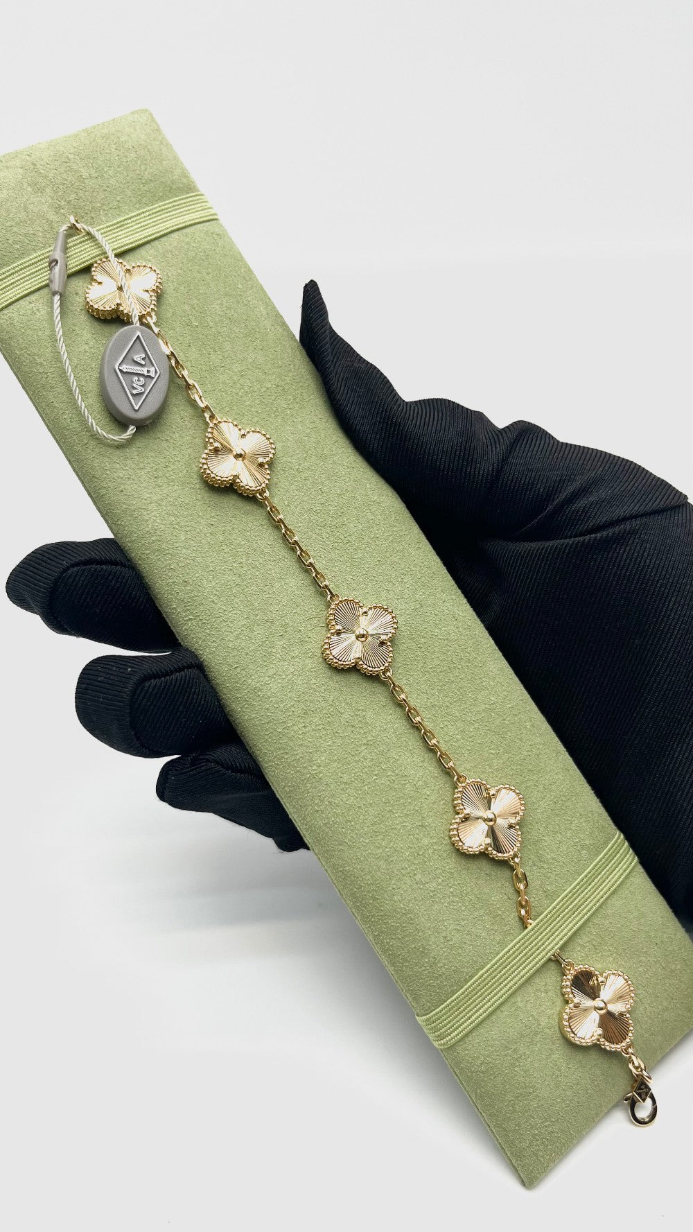 Brand New. VCA Vintage Alhambra 5 Motifs YG Guilloche. JP649304|15636