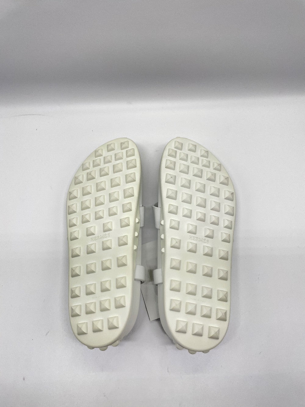 Brand New. Hermes Inboard Sandals White. 37|10105