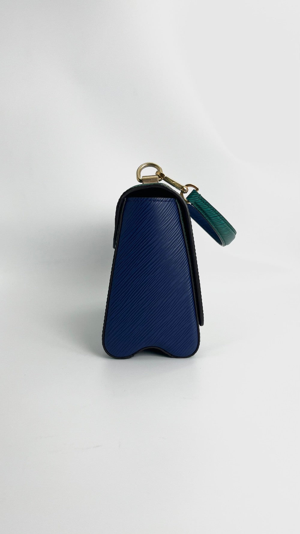 Like New. LV Twist PM Bicolor. AR0240|4801