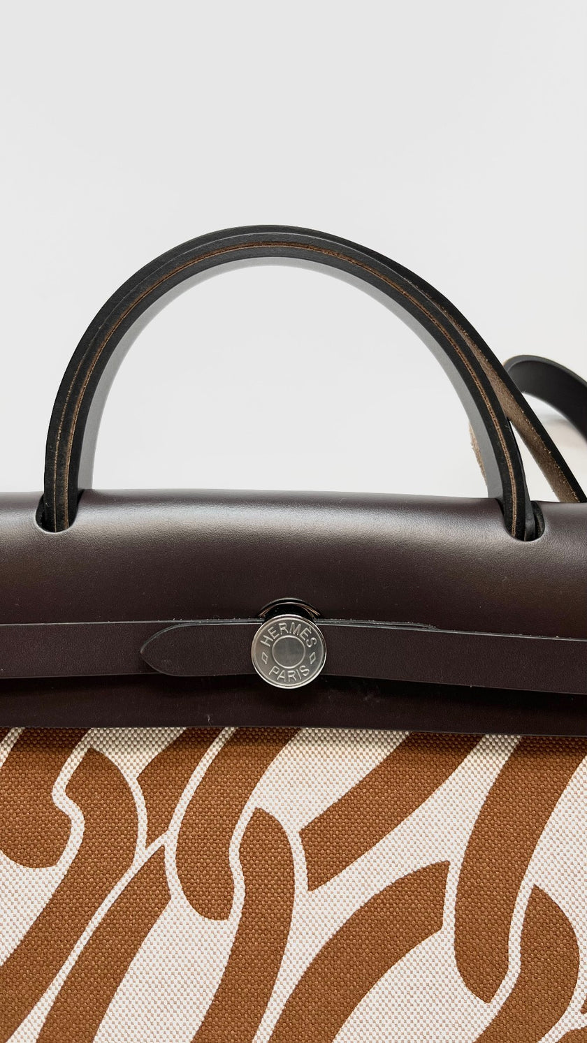Like New. Hermes Herbag 31 Canvas Maillons&Co PHW. WCH010BP|16576