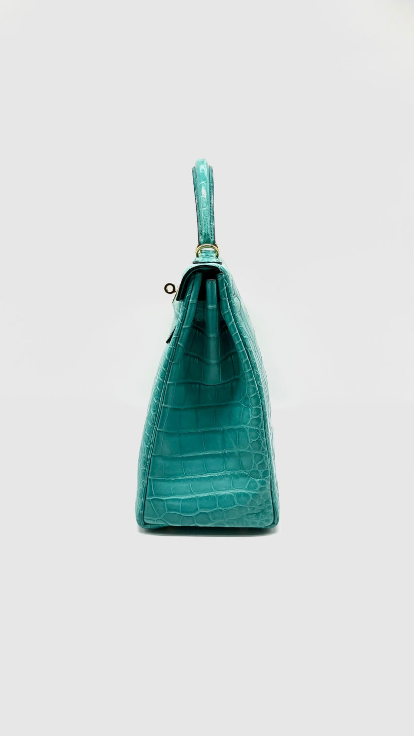 Like New. Hermes Kelly 32 Blue Lagoon Missippiensis Alligator GHW. API125MZ|15259