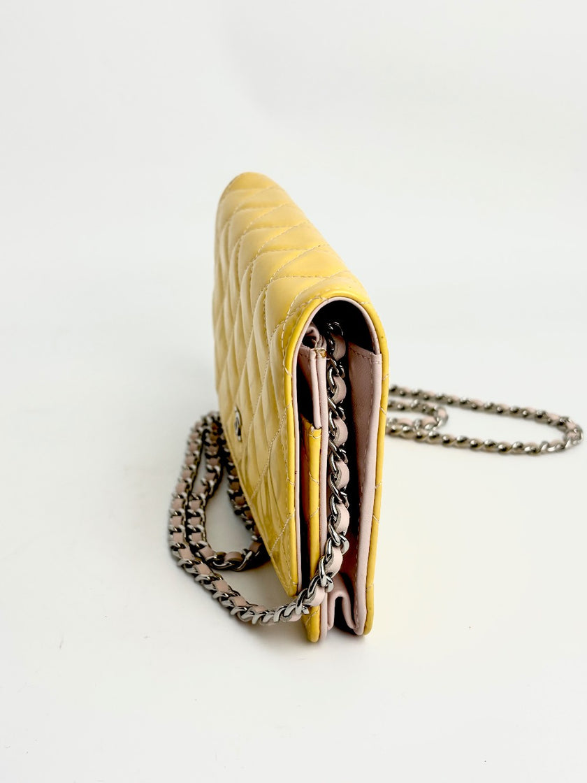 Preowned. Chanel WOC Yellow/Light Pink Patent SHW. 17287849|12862