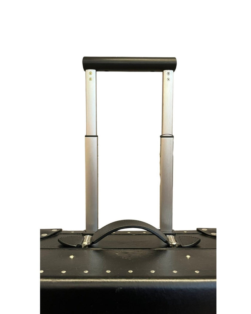 Preowned. Globe Trotter Luggage Black 24