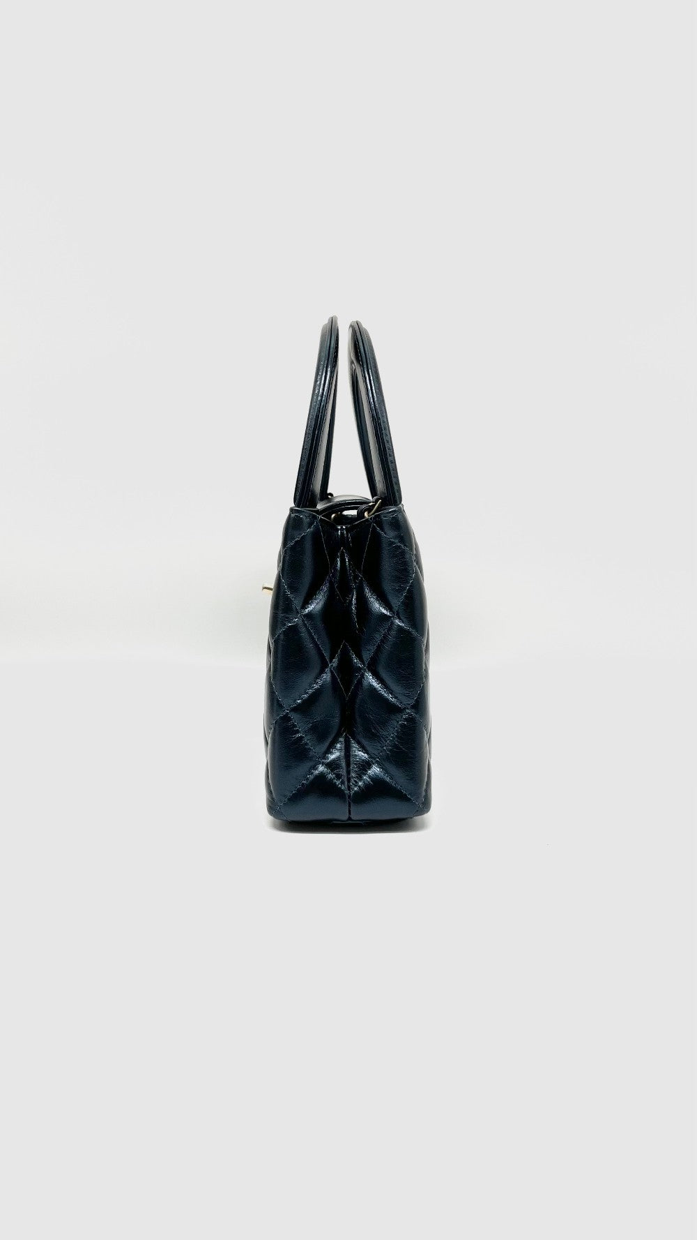 Brand New. Chanel Mini Kelly Blue Marine Lambskin GHW. ENN65939|11651