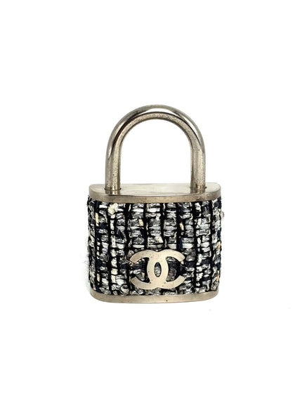 Preowned. Chanel Padlock Brooch|12066