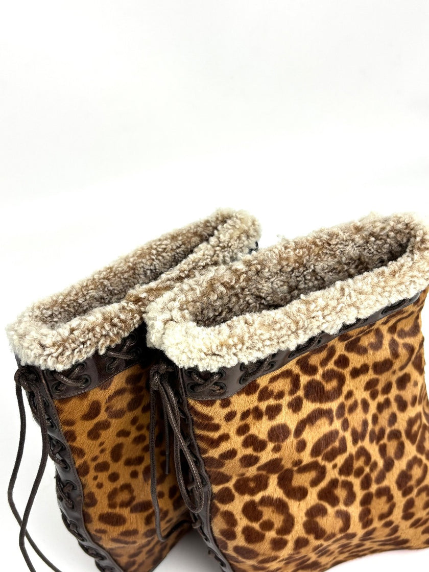 Like New. Louboutin Boots Leopard. 35.5|10665
