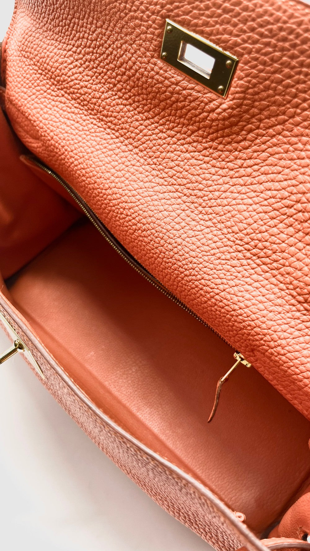 Preowned. Hermes Kelly 32 Togo Orange GHW. N Square 189.S|14663