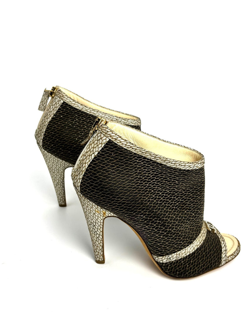 Brand New. Chanel Low Cut White. 35.5|10708