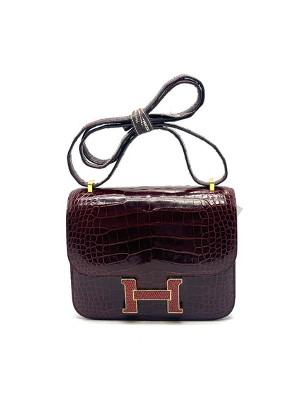 Like New. Hermes Constance 18 Bourgogne/Rouge Moyen Alligator Lizard GHW. R Square 39|17325