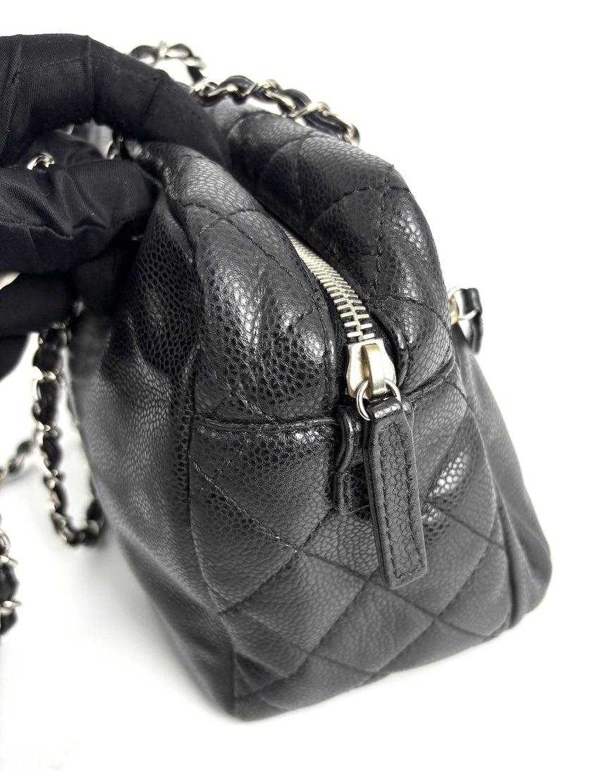 Preowned. Chanel Bowler Tote Black. 13993706|4042
