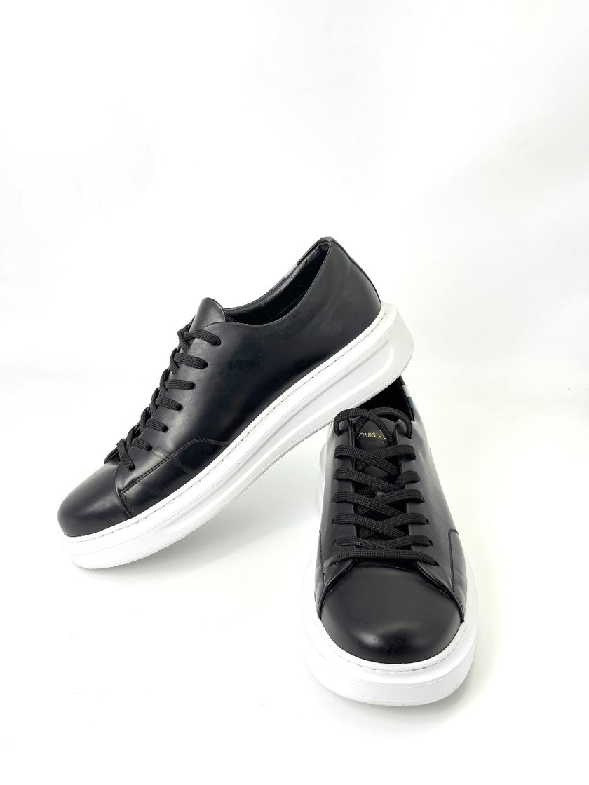 Unused. LV Sneakers Black For Men. 37|7367