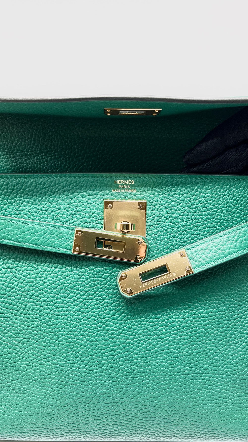 Like New. Hermes Kelly 28 Vert Vertigo Togo GHW. CGN312MU|14159