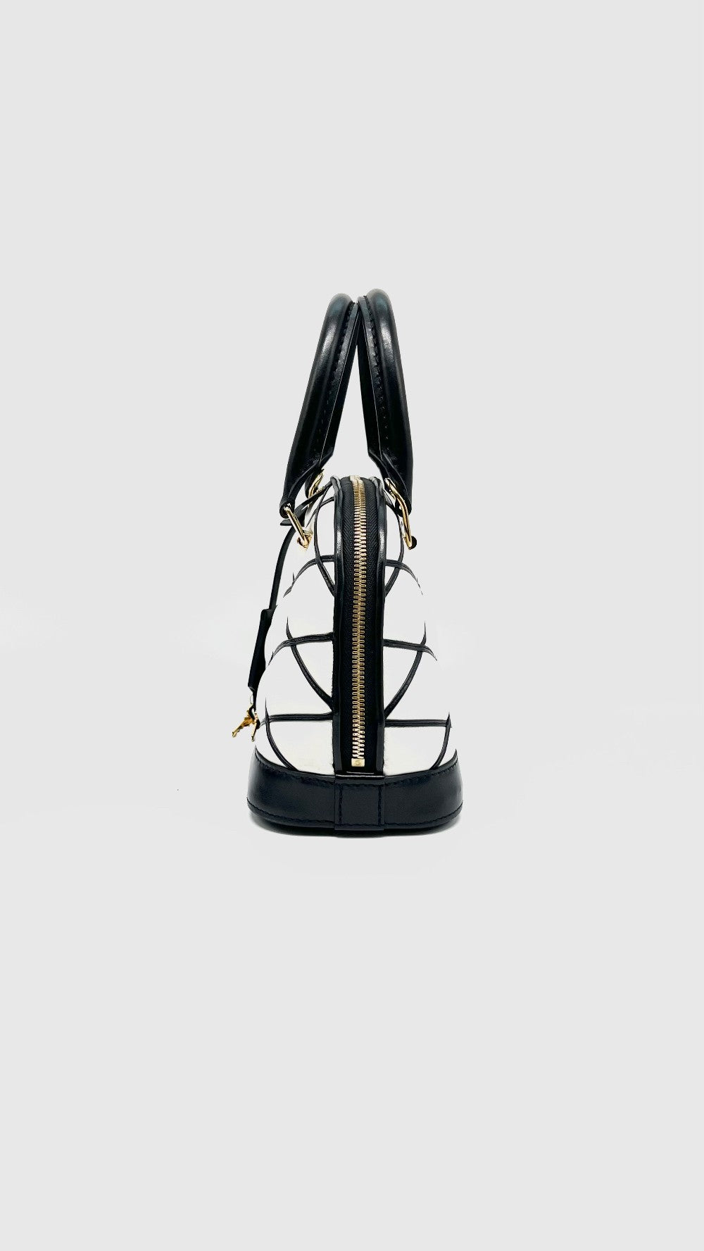 Preowned. LV Alma BB Malletage M23761 Lambskin Black/White GHW. MIcrochip|11972