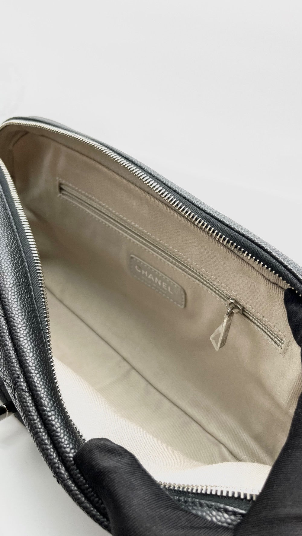 Preowned. Chanel Easy Flap Black Caviar SHW. 17883048|16451