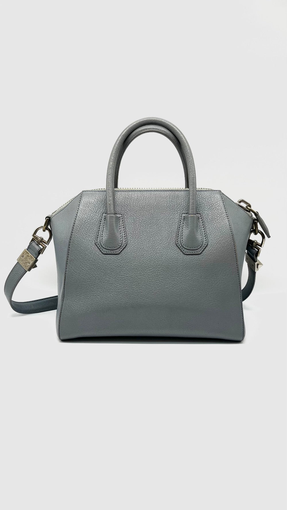 Preowned. Givenchy Antigona Medium Gray SHW. MPB0195|15438