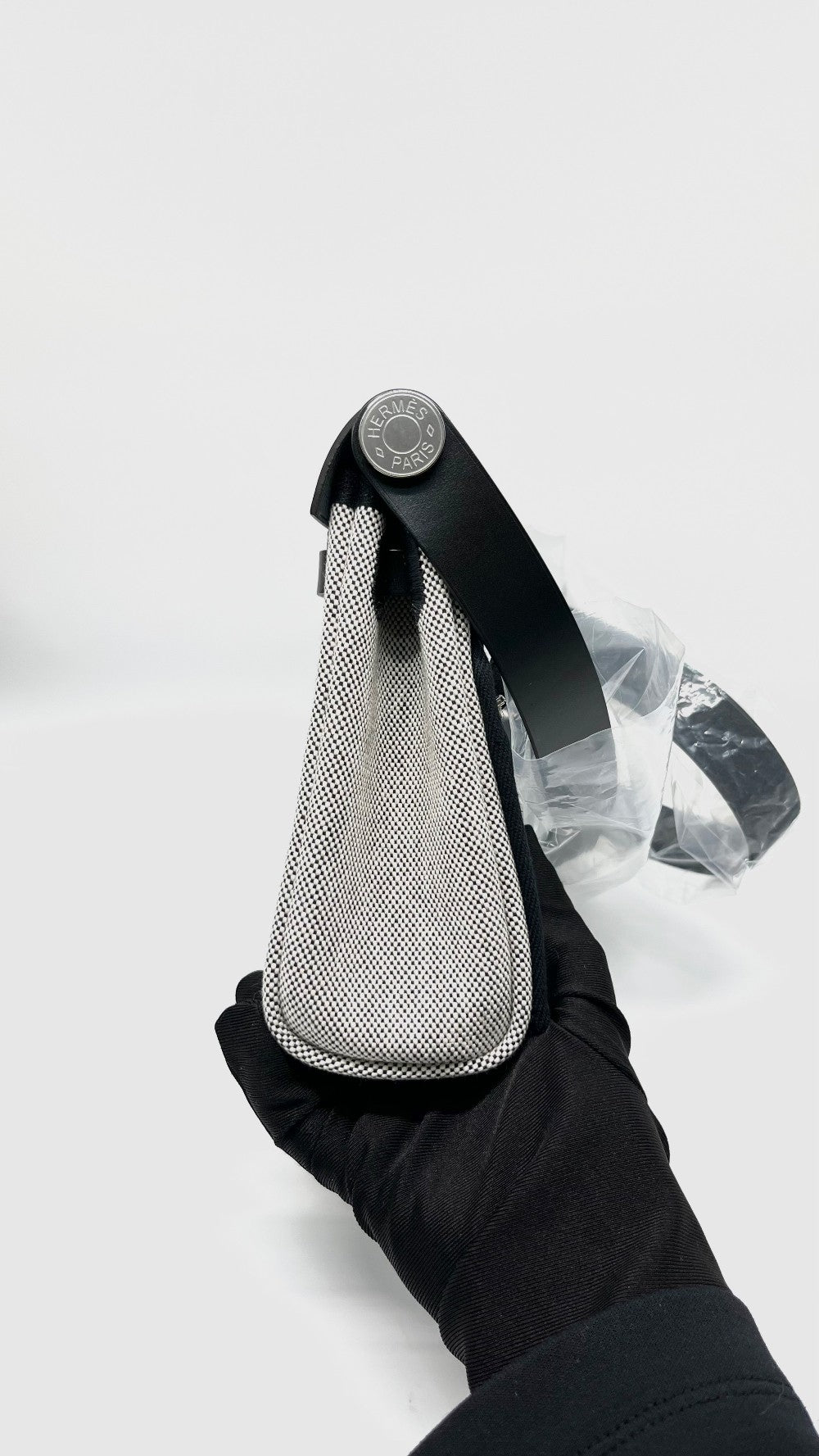 Brand New. Hermes Herbag 20 Zip Retourne Ecru/Black Canvass/Vache Hunter PHW. KAA006ZA|10230