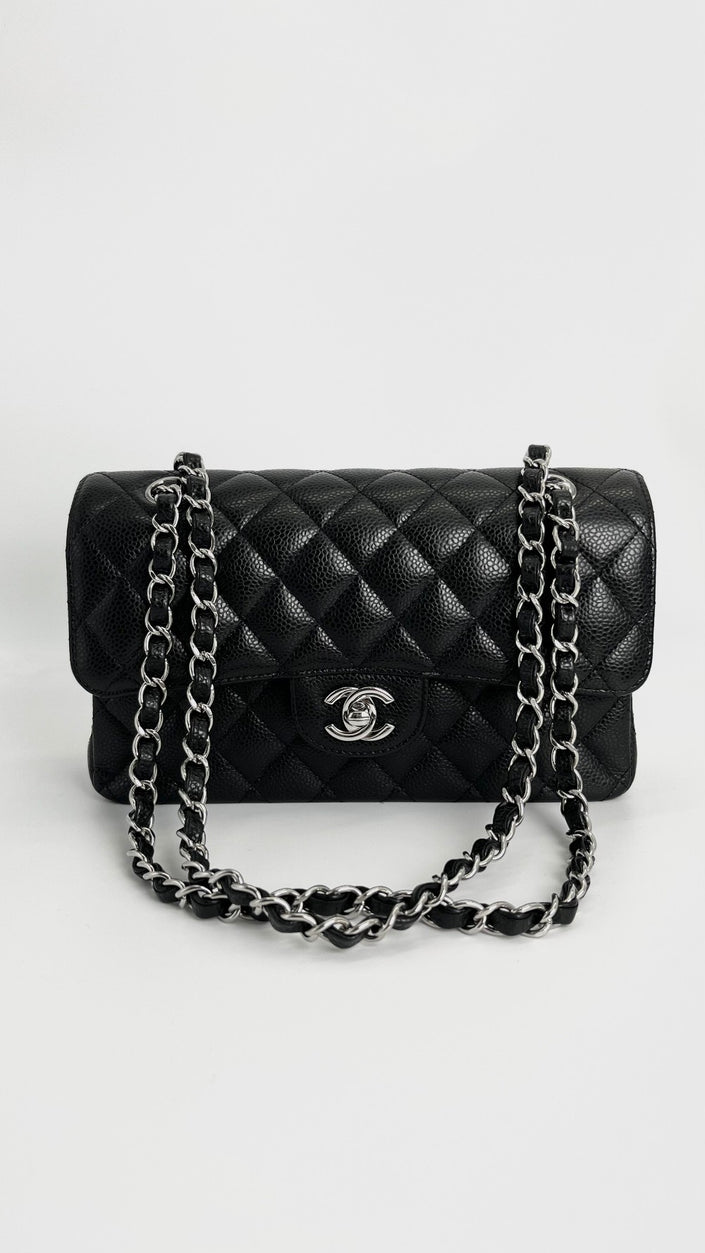 Like New. Chanel Small Flap Black Caviar SHW. EL251GK3|4182