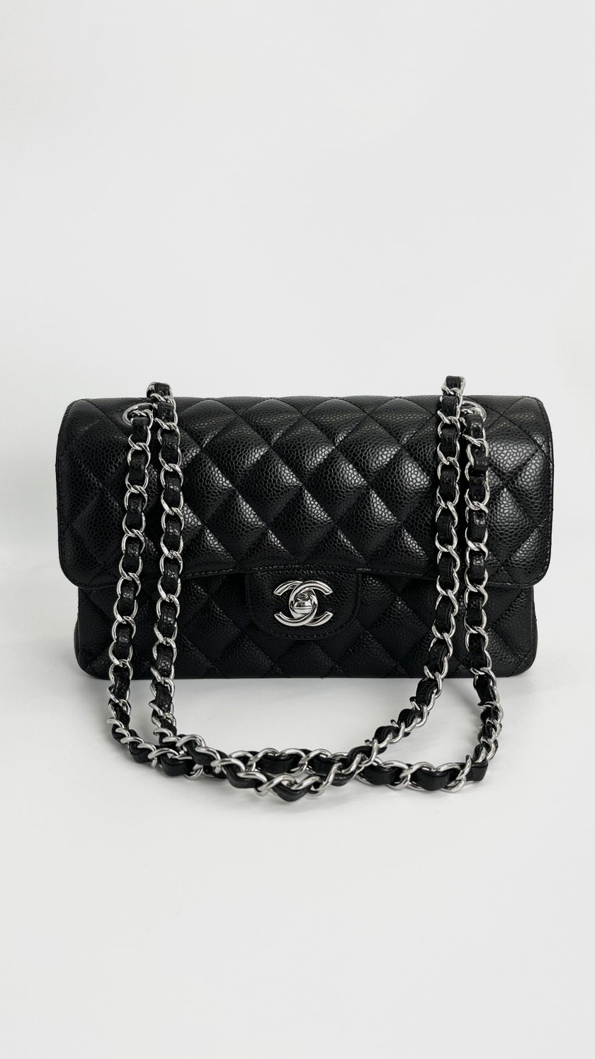 Like New. Chanel Small Flap Black Caviar SHW. EL251GK3|4182