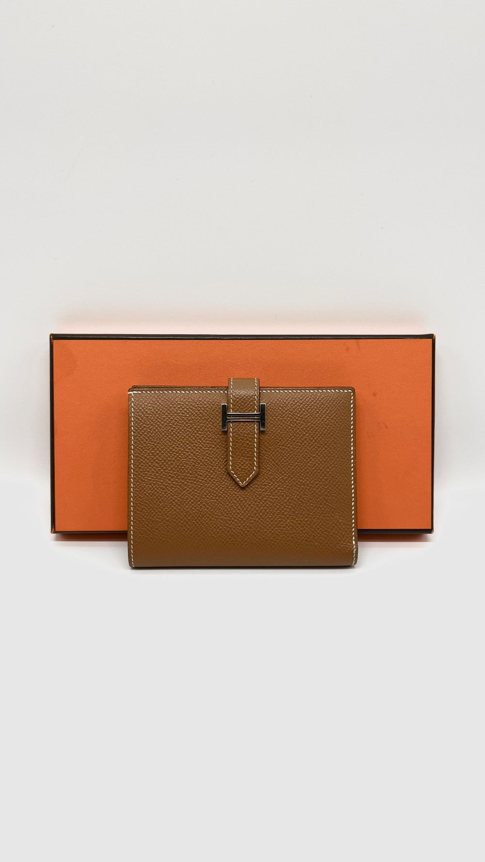 Preowned. Hermes Bearn Compact Wallet Gold PHW. YBY009CX|9358