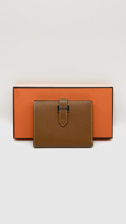 Preowned. Hermes Bearn Compact Wallet Gold PHW. YBY009CX|9358