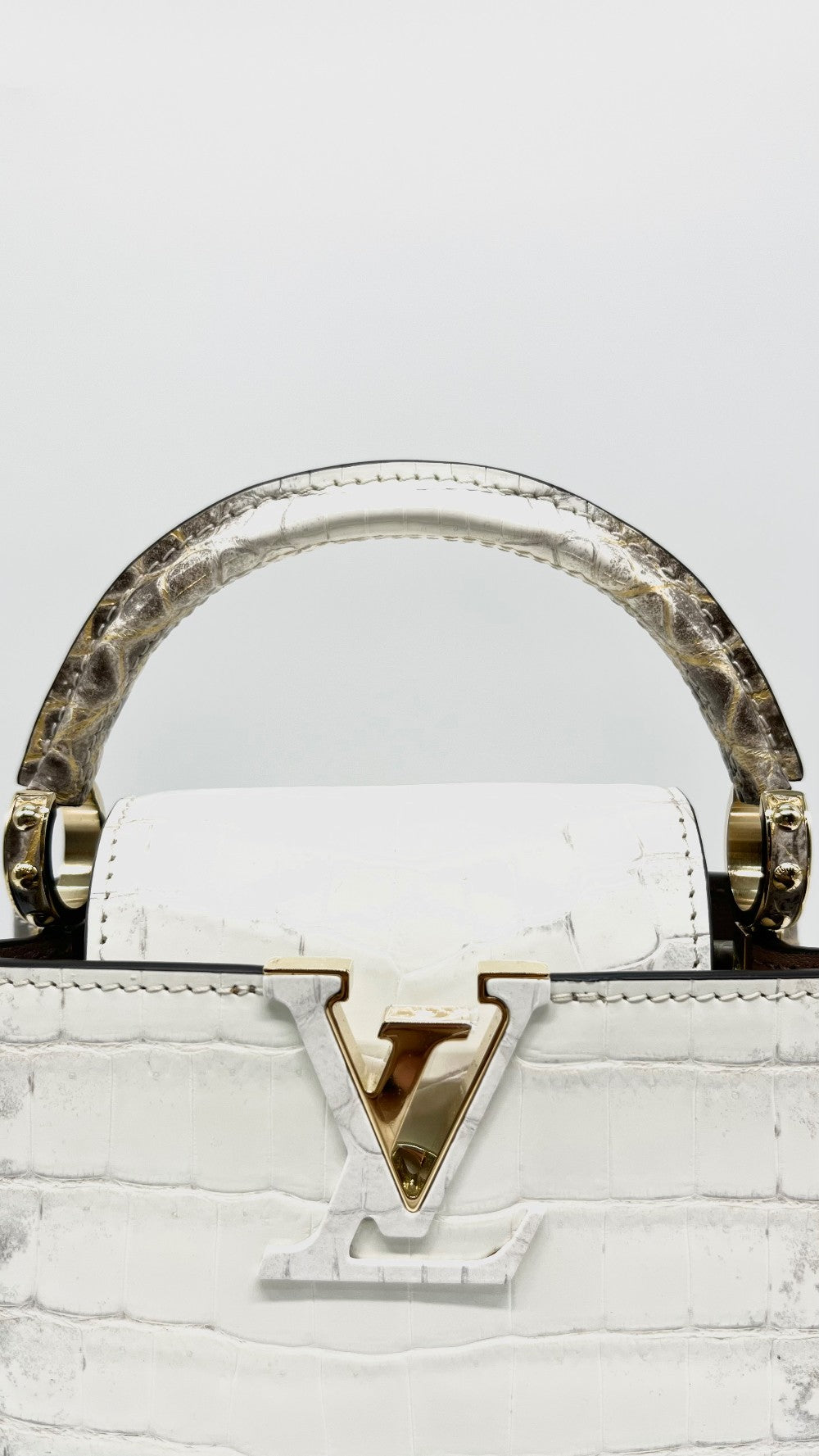 Preowned. LV Capucines Mini Himalayan GHW. Microchip|13821